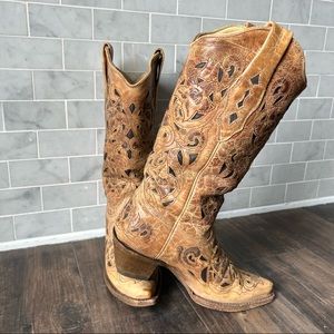 Ladies Corral Vintage western boots size 5 1/2